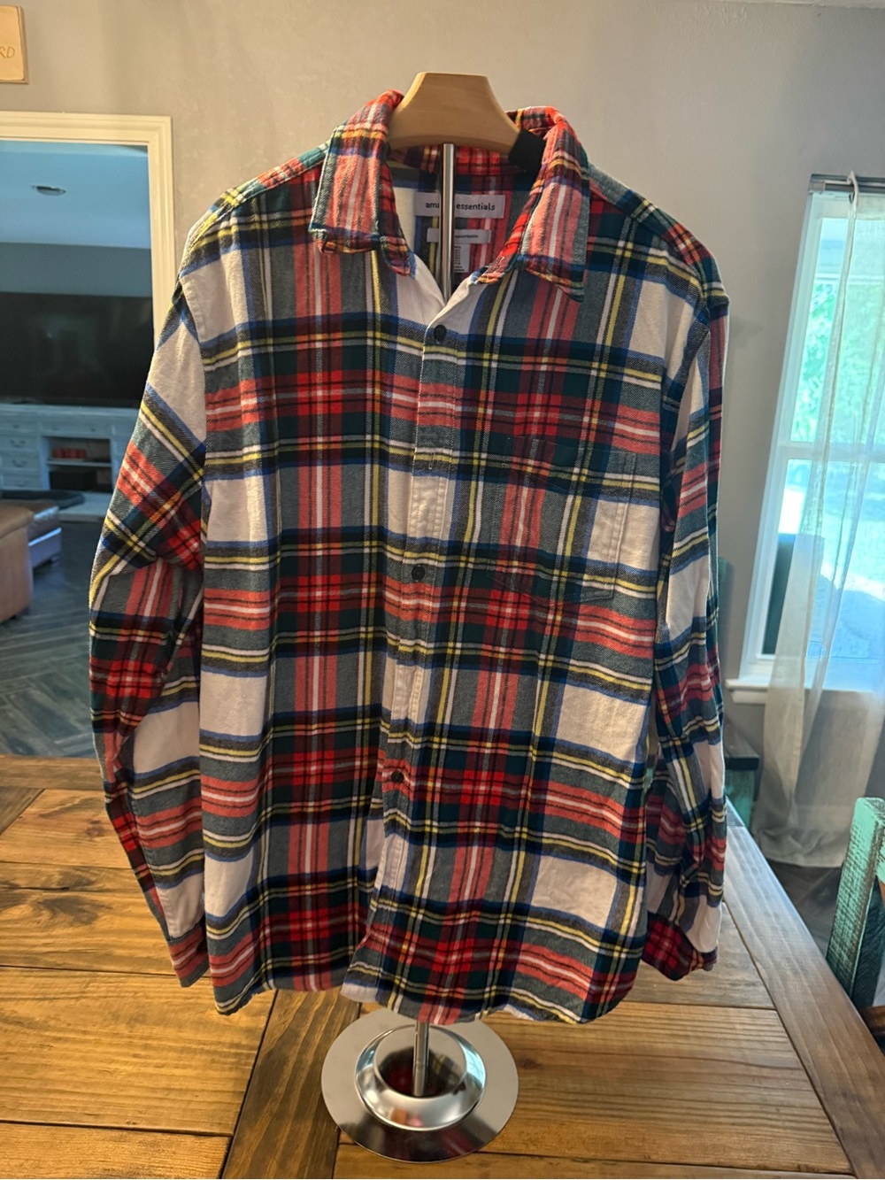 Amazon Essentials Christmas Plaid Button-Down Shirt